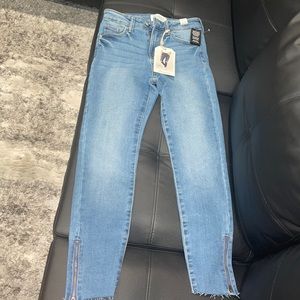 Ankle Skinny Jeans with Ankle zipper details